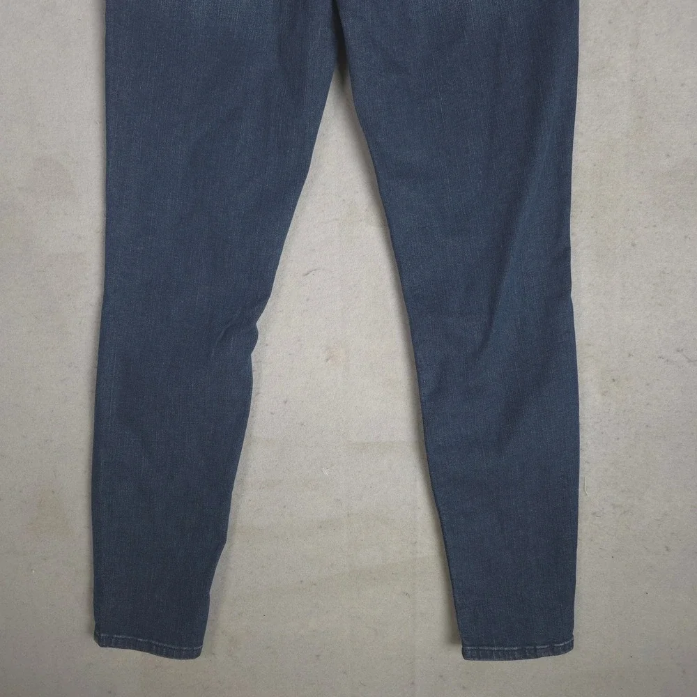 Signature Levi Strauss Mid Rise Skinny Jeans - Shaping Dark Wash - 4M W27 L30‎